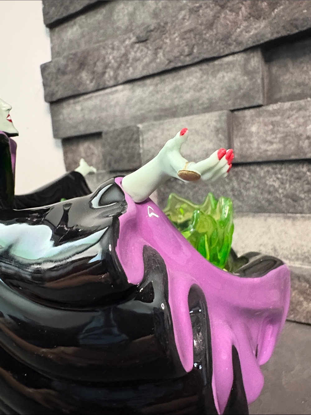 Scentsy Disney Maleficent Wax Warmer - Picture 5 of 8